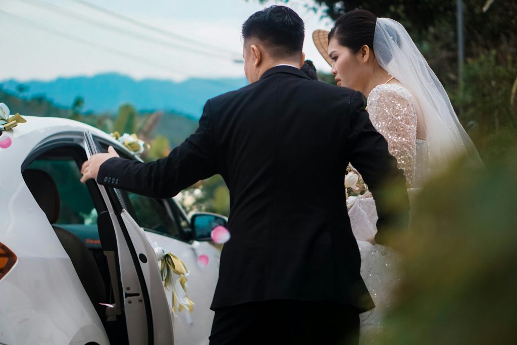 Wedding Transportation Planning Guide: Your 30-Day Countdown Checklist