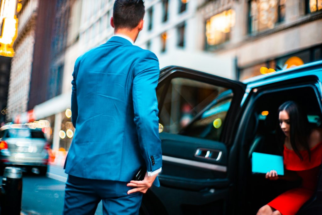 The Executive’s Guide to Booking Reliable Chauffeur Services in Emerging Tech Hubs