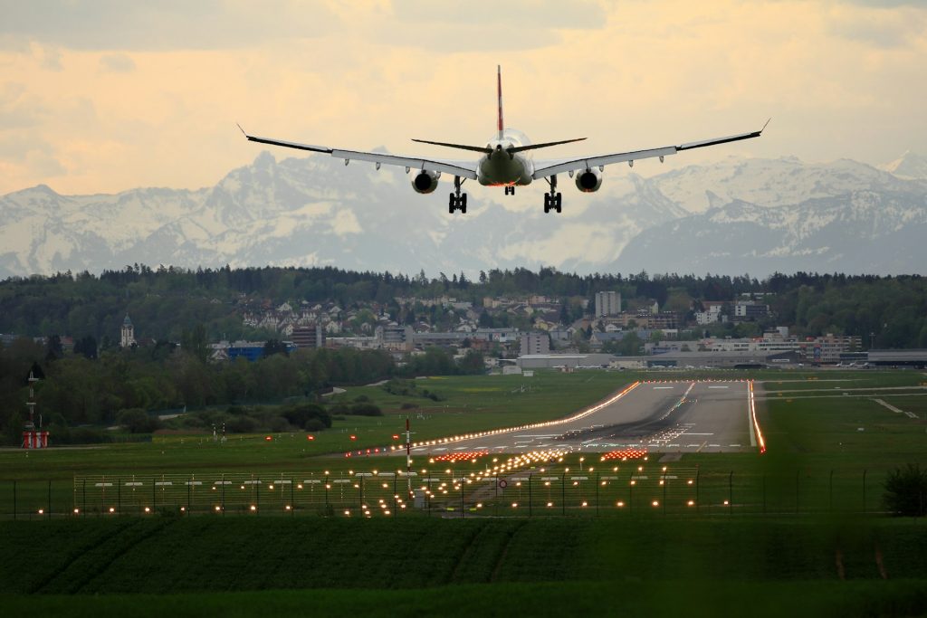 Switzerland Airport Transfers by Limousine: The Complete Guide to ZRH, GVA, BSL, BRN & LUG