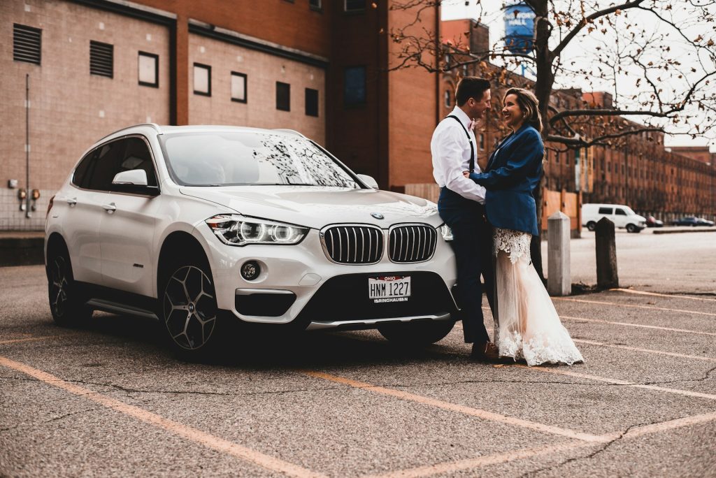 How Much Does a Wedding Limo Really Cost? A Full Breakdown