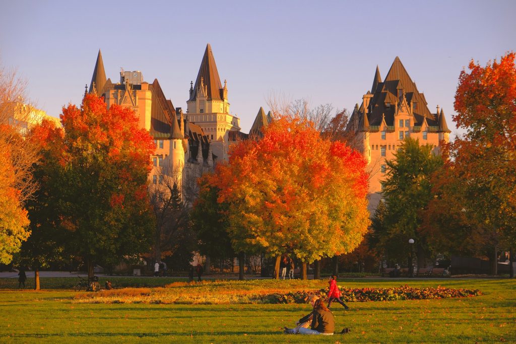 Chauffeur Services in Ottawa: Airport Transfers, Government & Corporate Hire
